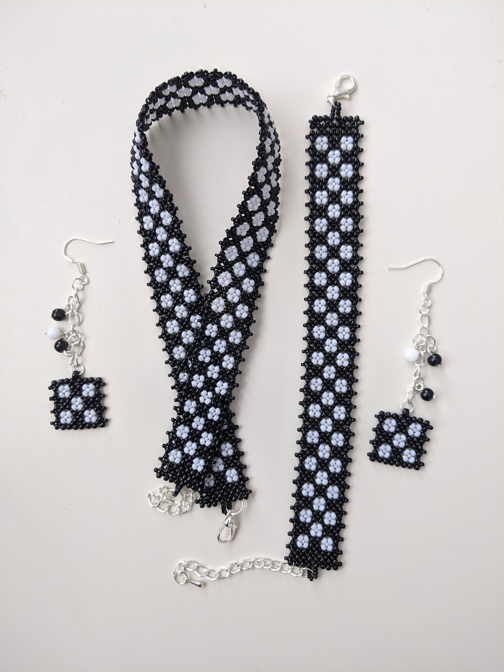 Black & White Beaded Necklace, Bracelet and Earrings Set